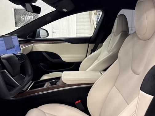 2023 Tesla Model S Base