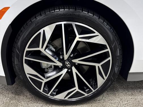 2023 Hyundai IONIQ 6 SEL