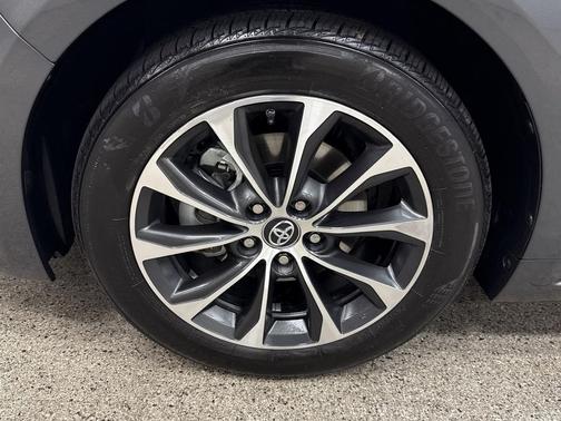 2018 Toyota Avalon Hybrid XLE Premium