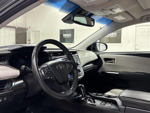 2018 Toyota Avalon Hybrid XLE Premium