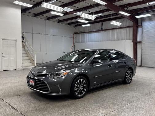 2018 Toyota Avalon Hybrid XLE Premium