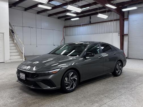 2025 Hyundai ELANTRA Sport