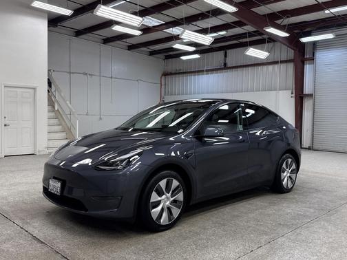 2023 Tesla Model Y Long Range Dual Motor All-Wheel Drive