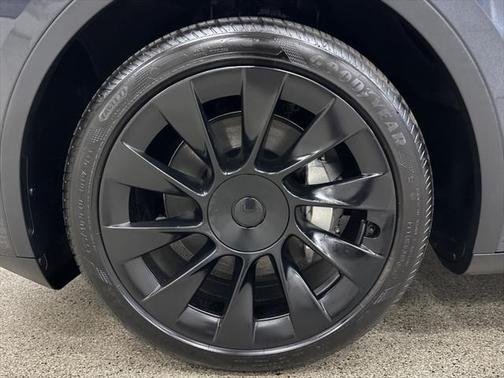 2024 Tesla Model Y Long Range Dual Motor All-Wheel Drive