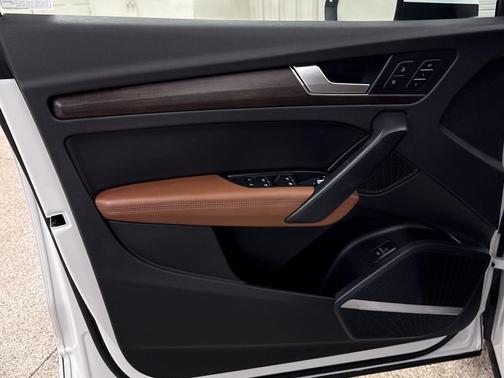 2022 Audi Q5 45 S line Premium Plus