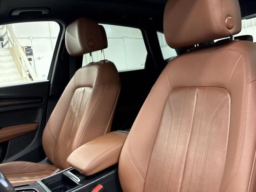 2022 Audi Q5 45 S line Premium Plus