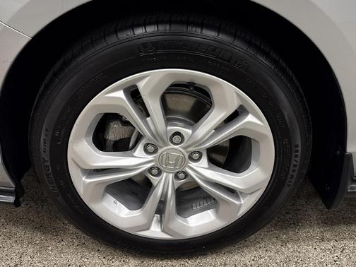 2025 Honda Accord LX 1.5T