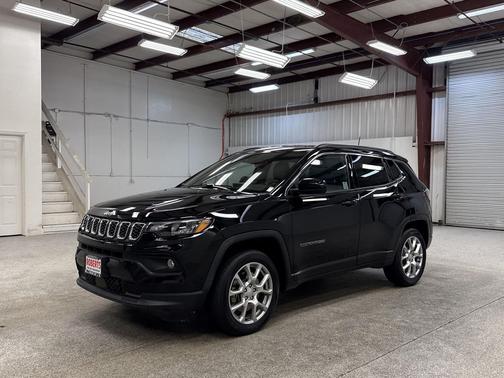 2024 Jeep Compass Latitude Lux