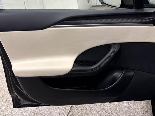2025 Tesla Model S Plaid