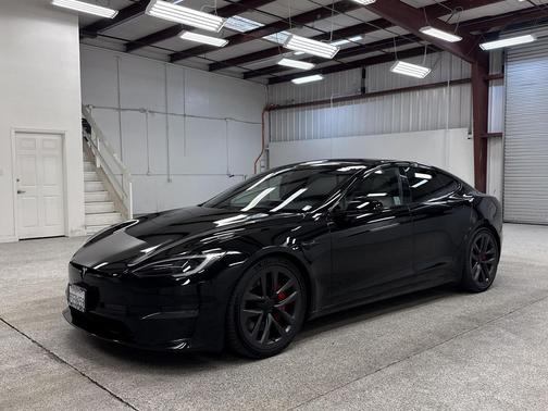 2025 Tesla Model S Plaid