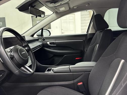 2024 Hyundai SONATA Hybrid SE