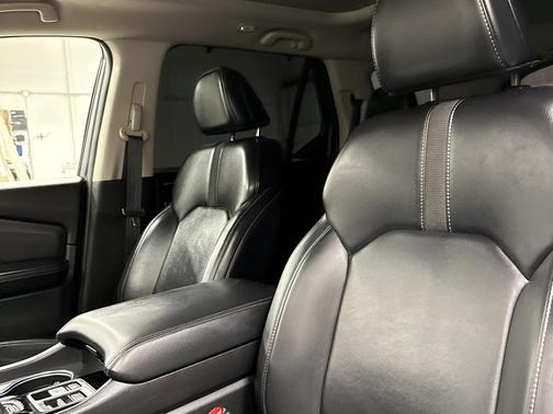 2023 Honda Pilot Touring 8-Passenger