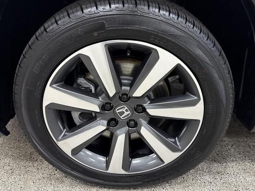 2023 Honda Pilot Touring 8-Passenger