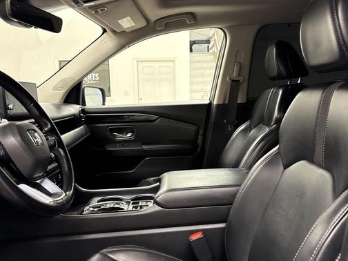 2023 Honda Pilot Touring 8-Passenger