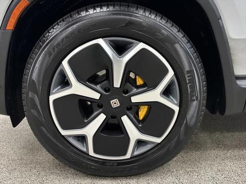 2023 Rivian R1T Adventure Quad Motor Large Pack