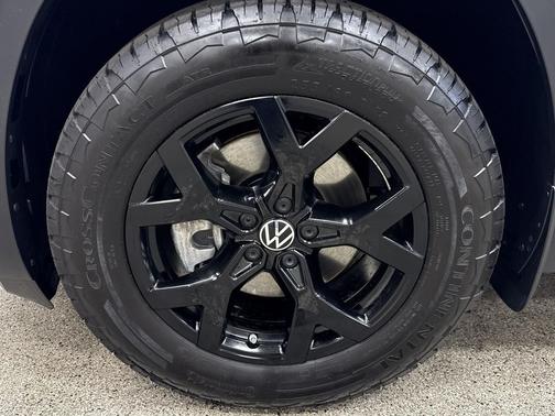 2025 Volkswagen Atlas 2.0T Peak Edition