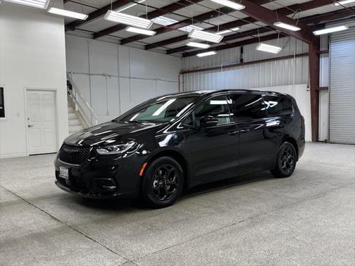 2023 Chrysler Pacifica Hybrid Limited