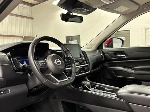 2023 Nissan Pathfinder SL FWD