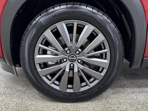 2023 Nissan Pathfinder SL FWD