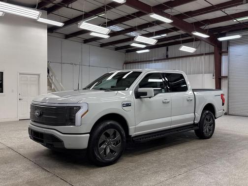 2024 Ford F-150 Lightning LARIAT