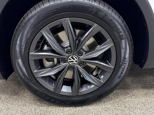 2024 Volkswagen Tiguan 2.0T SE 4MOTION