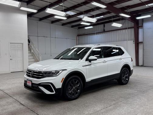 2024 Volkswagen Tiguan 2.0T SE 4MOTION