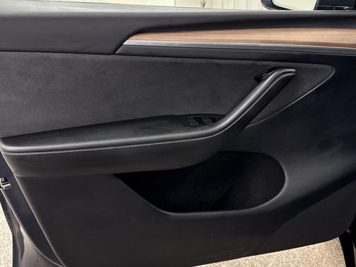 2024 Tesla Model Y Long Range Dual Motor All-Wheel Drive