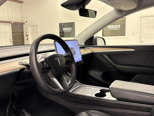 2024 Tesla Model Y Long Range Dual Motor All-Wheel Drive