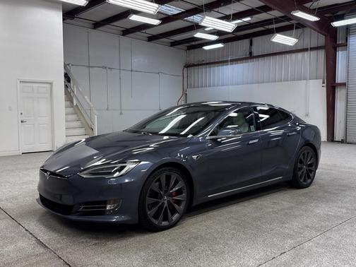 2020 Tesla Model S Performance