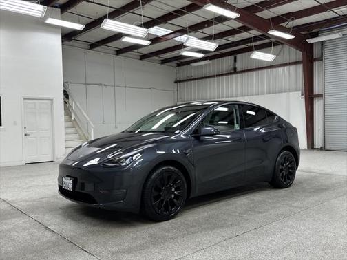 2024 Tesla Model Y Long Range Dual Motor All-Wheel Drive