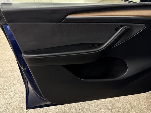 2023 Tesla Model Y Performance Dual Motor All-Wheel Drive