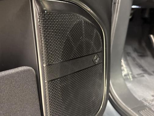 2023 Rivian R1S Adventure