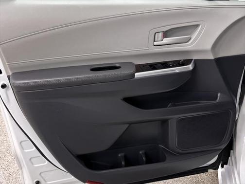 2022 Toyota Sienna LE
