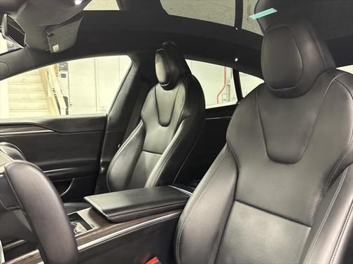 2022 Tesla Model S Base