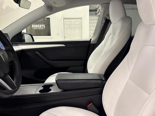 2024 Tesla Model Y Long Range Dual Motor All-Wheel Drive