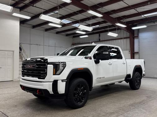 2025 GMC Sierra 2500 AT4