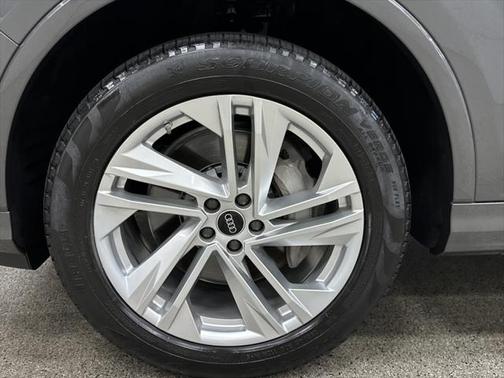 2022 Audi Q7 45 Premium