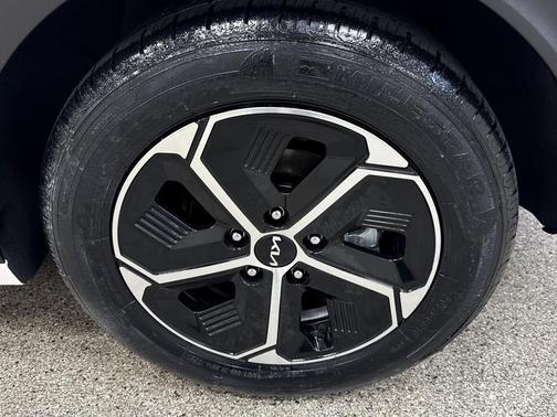 2023 Kia Niro EX
