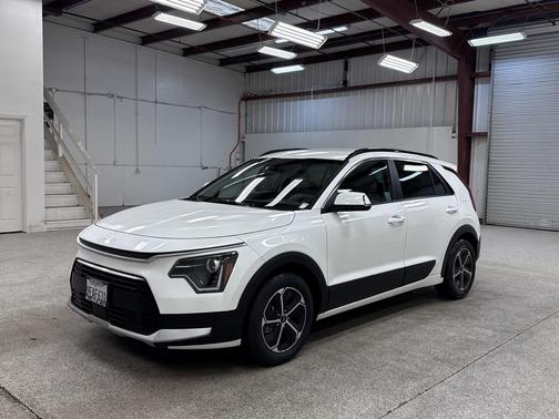 2023 Kia Niro EX