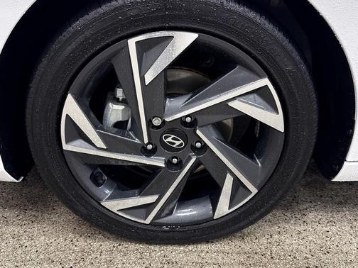 2024 Hyundai ELANTRA HEV Limited