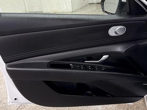 2024 Hyundai ELANTRA HEV Limited