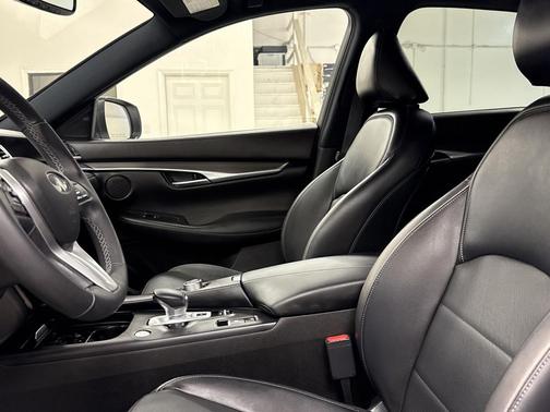 2022 INFINITI QX50 LUXE