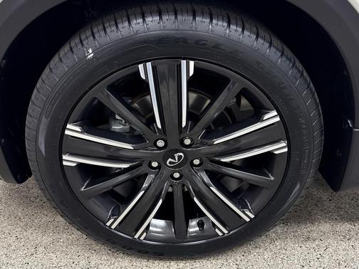 2022 INFINITI QX50 LUXE