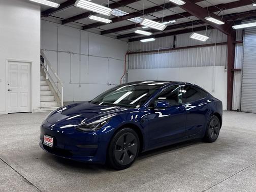 2022 Tesla Model 3 Standard Range