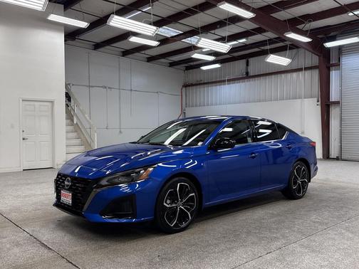 2025 Nissan Altima SR FWD