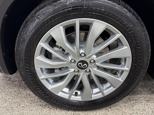 2024 INFINITI QX50 LUXE