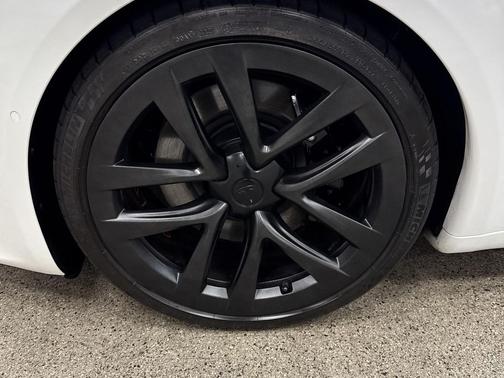 2022 Tesla Model S Base