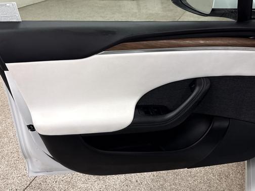 2022 Tesla Model S Base