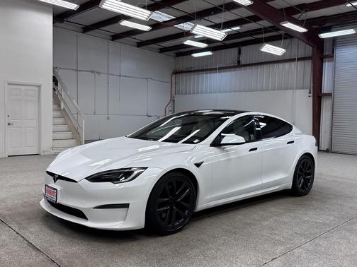 2022 Tesla Model S Base