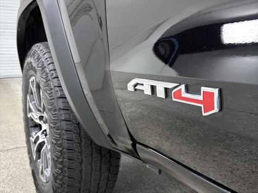 2023 GMC Canyon Base
